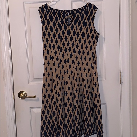 Nice dress - Picture 2 of 3